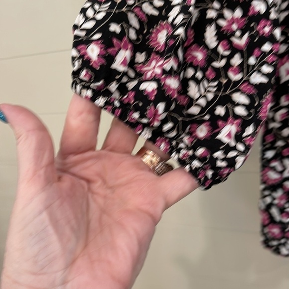 Lane Bryant blouse. Can be worn in or off the shoulders. Elastic on sleeves - Picture 3 of 5